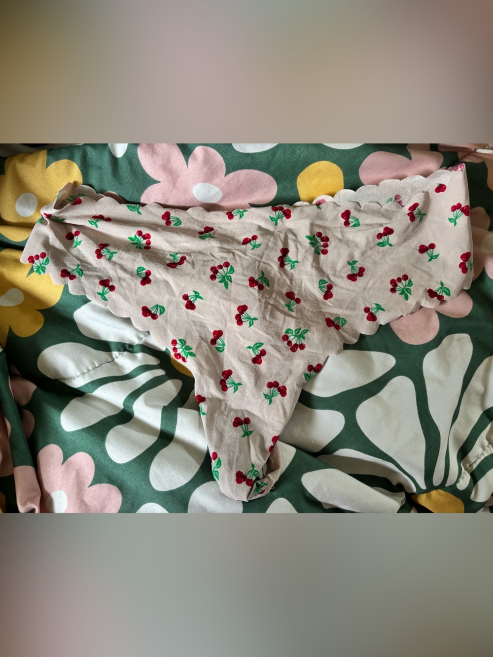 Victoria’s Secret - Cherry Print Scalloped Thong Seamless Panties XL Well Worn